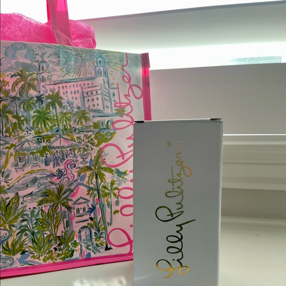Lilly Pulitzer Tumbler - Picture 3 of 4